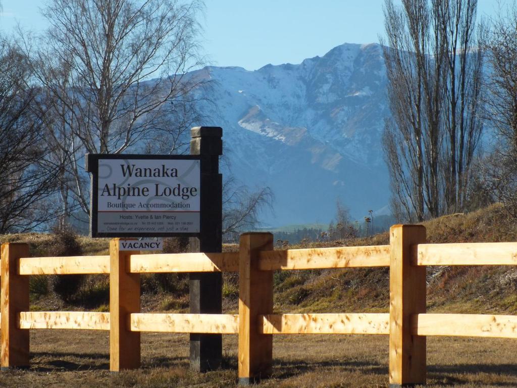 Wanaka Alpine Lodge Bagian luar foto